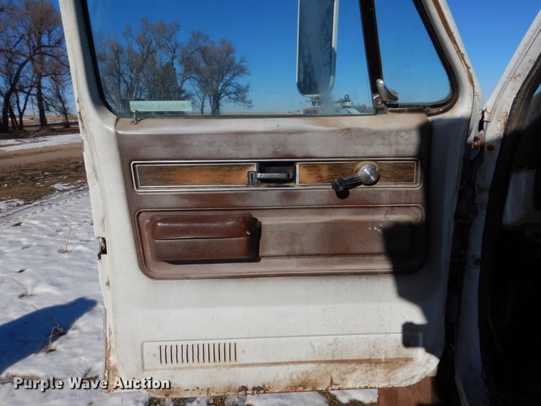 image for item IE9530 1973 Chevrolet C65  feed mixer truck