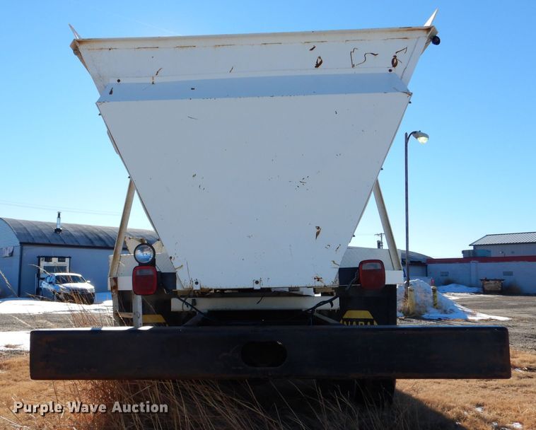 image for item IE9532 1982 International 1754  feed mixer truck