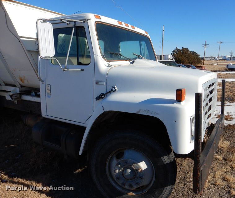 image for item IE9532 1982 International 1754  feed mixer truck