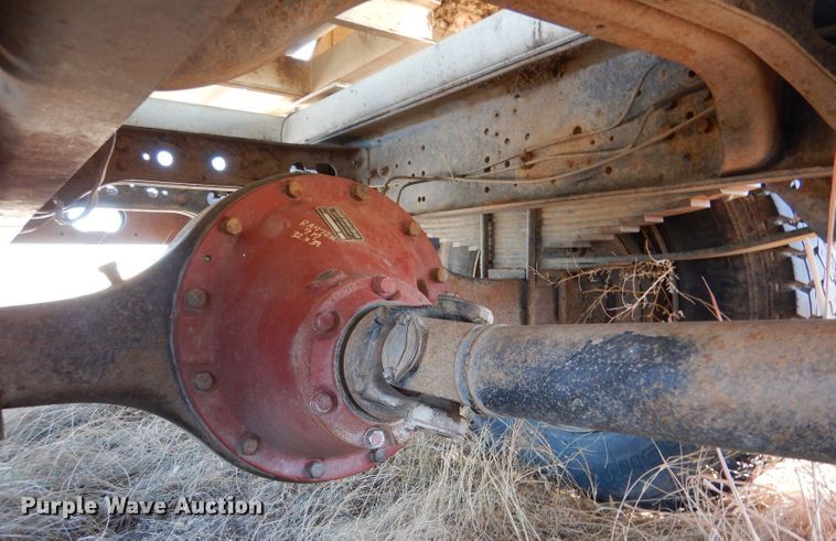 image for item IE9532 1982 International 1754  feed mixer truck