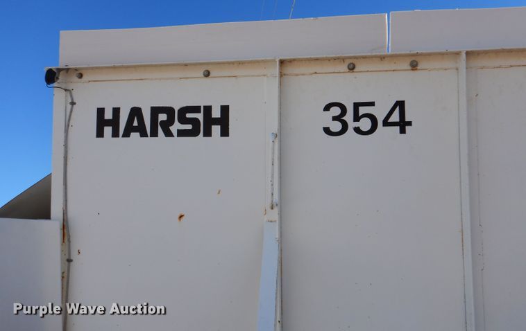 image for item IE9532 1982 International 1754  feed mixer truck