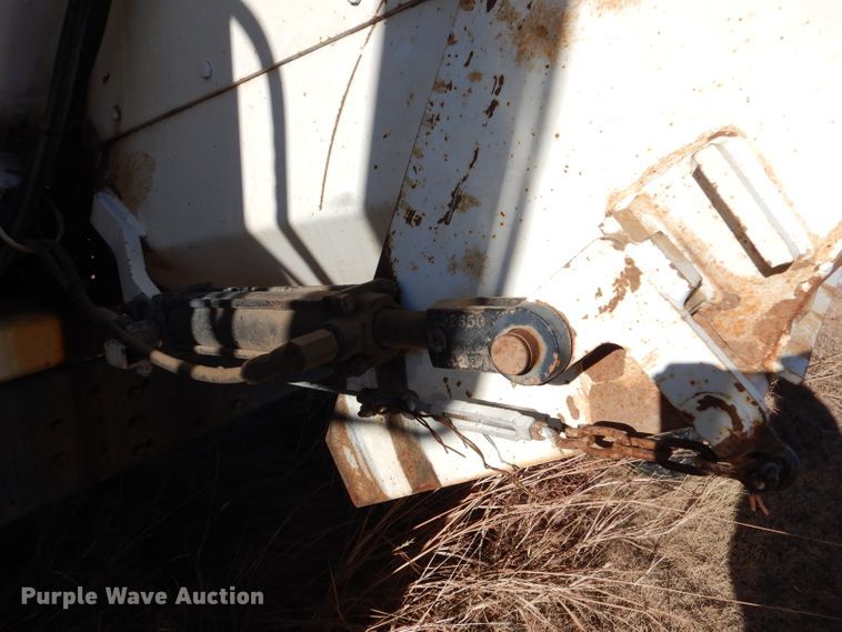 image for item IE9532 1982 International 1754  feed mixer truck