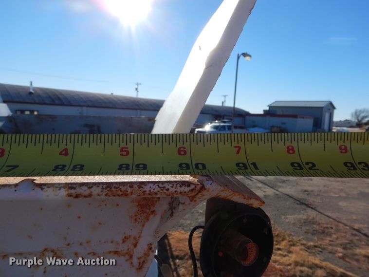 image for item IE9532 1982 International 1754  feed mixer truck