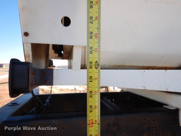 image for item IE9532 1982 International 1754  feed mixer truck