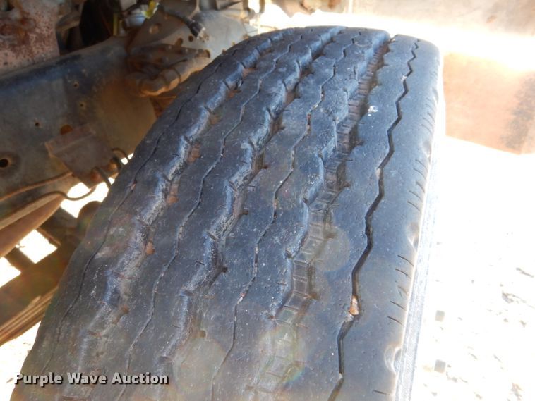 image for item IE9532 1982 International 1754  feed mixer truck