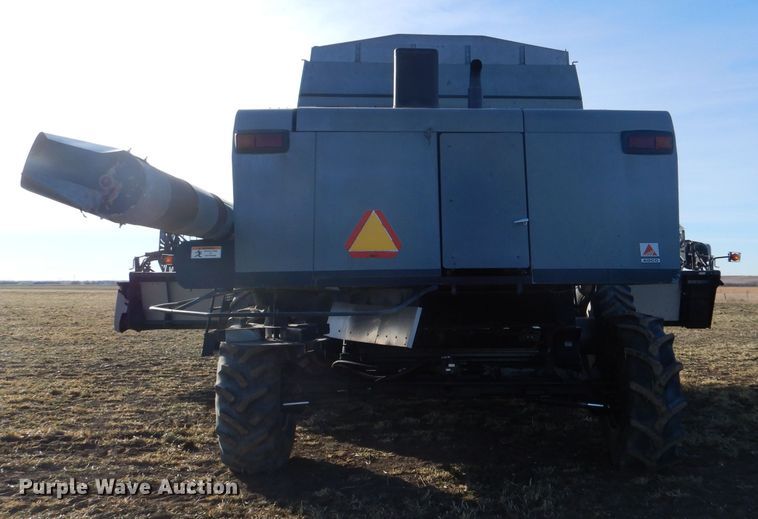 image for item IE9553 1996 Gleaner R72  RWA combine
