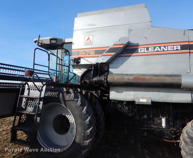 image for item IE9553 1996 Gleaner R72  RWA combine