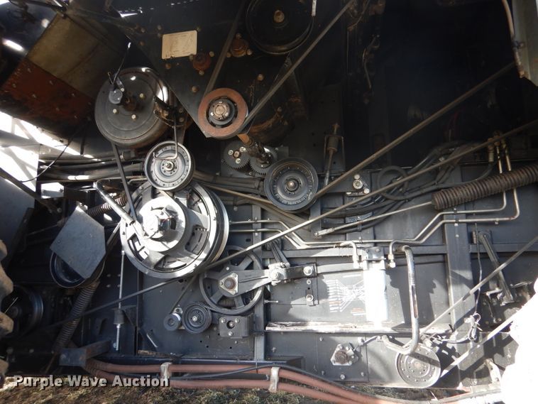 image for item IE9553 1996 Gleaner R72  RWA combine