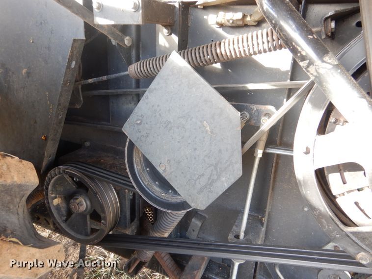 image for item IE9553 1996 Gleaner R72  RWA combine