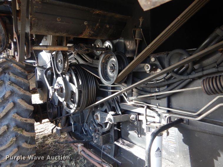 image for item IE9553 1996 Gleaner R72  RWA combine