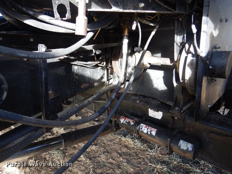 image for item IE9553 1996 Gleaner R72  RWA combine