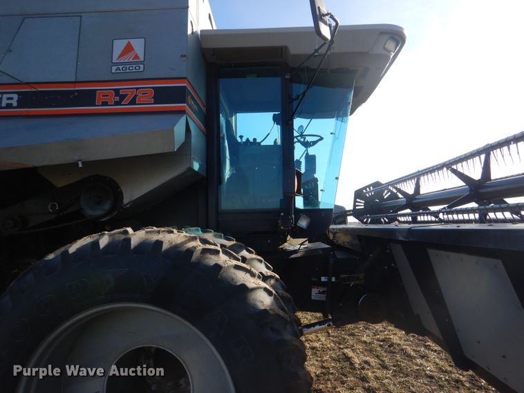 image for item IE9553 1996 Gleaner R72  RWA combine