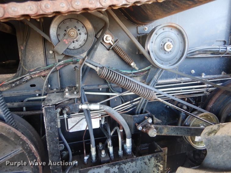 image for item IE9553 1996 Gleaner R72  RWA combine