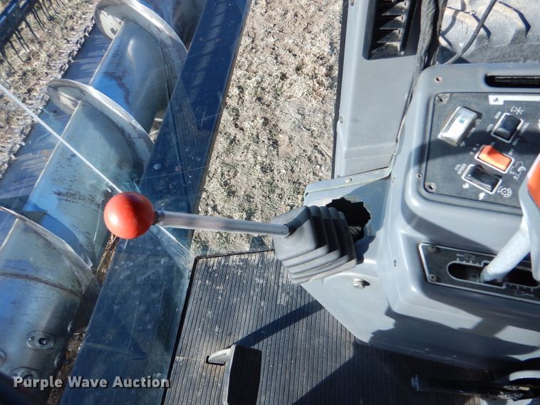 image for item IE9553 1996 Gleaner R72  RWA combine