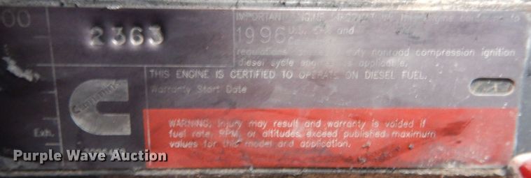 image for item IE9553 1996 Gleaner R72  RWA combine