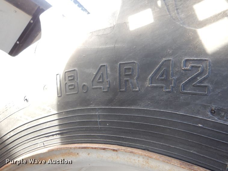 image for item IE9553 1996 Gleaner R72  RWA combine