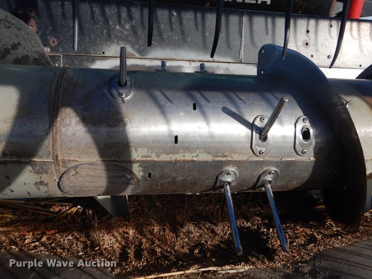 image for item IE9553 1996 Gleaner R72  RWA combine