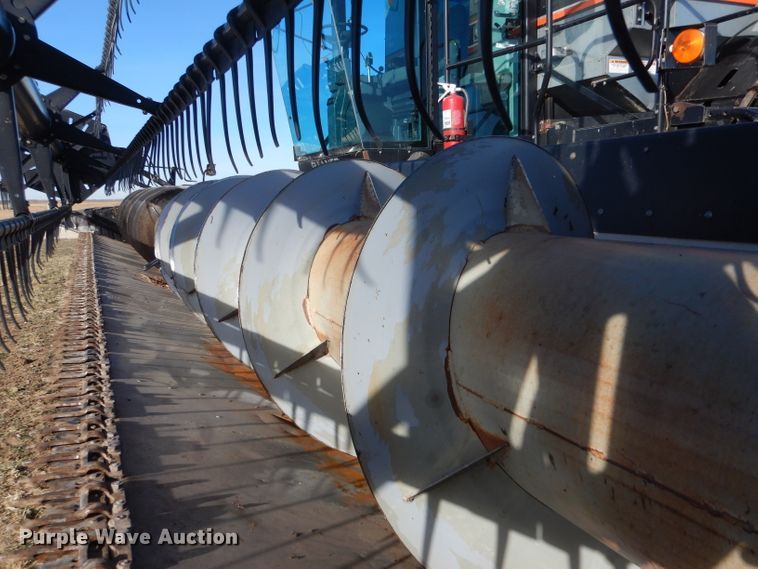 image for item IE9553 1996 Gleaner R72  RWA combine