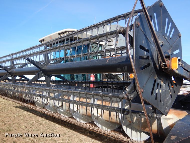 image for item IE9553 1996 Gleaner R72  RWA combine