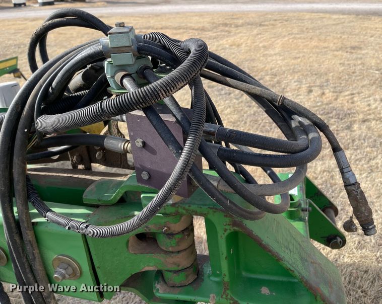 image for item IJ9595 1996 John Deere 7200  no-till planter
