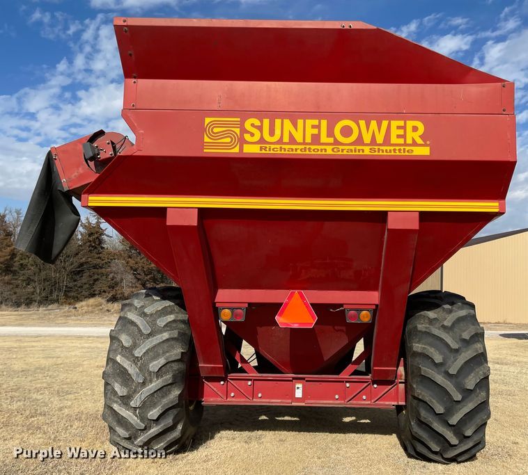 image for item IJ9598 Sunflower 8830  grain cart
