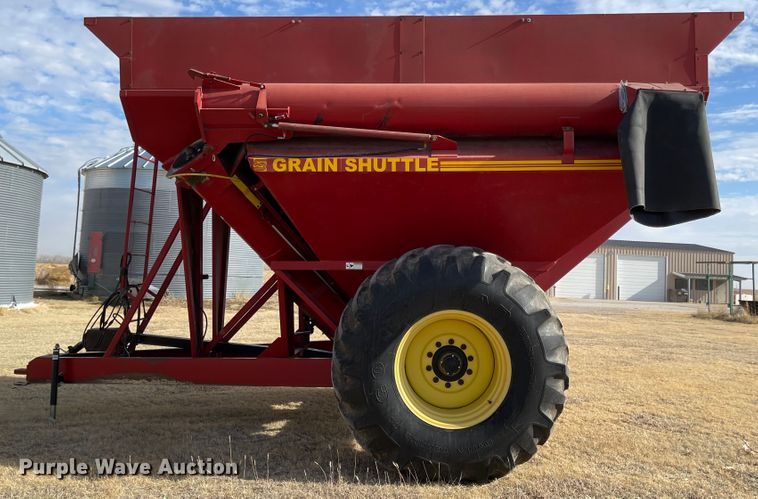 image for item IJ9598 Sunflower 8830  grain cart