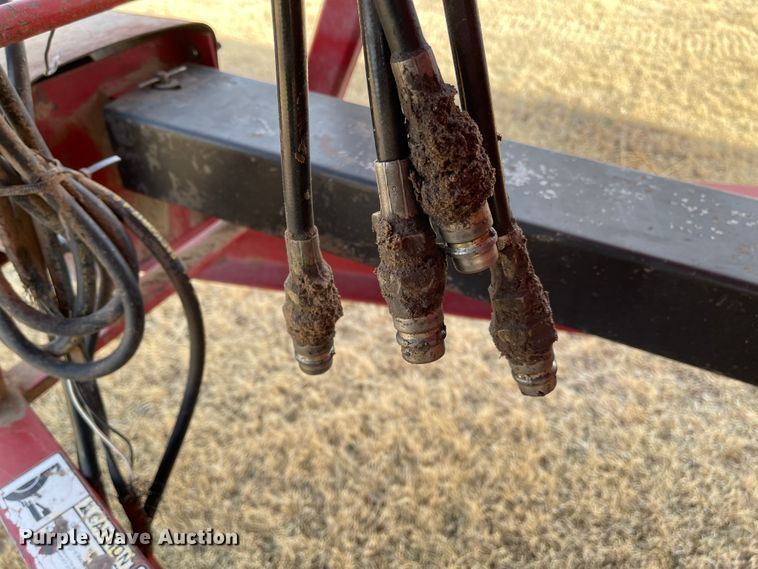 image for item IJ9598 Sunflower 8830  grain cart