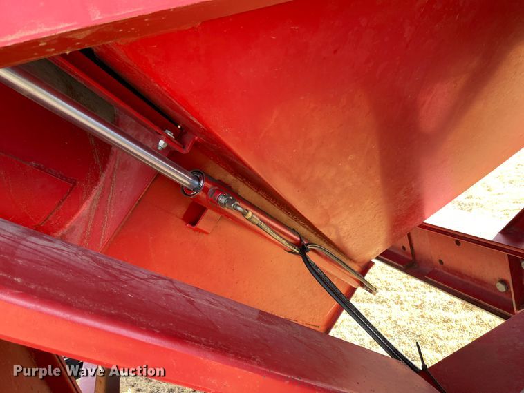 image for item IJ9598 Sunflower 8830  grain cart