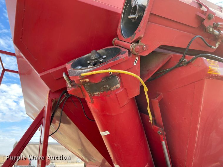 image for item IJ9598 Sunflower 8830  grain cart