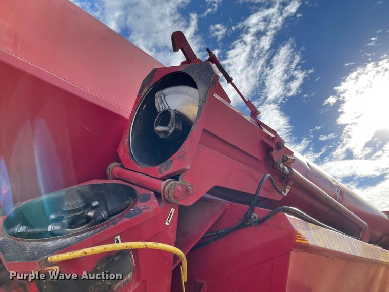 image for item IJ9598 Sunflower 8830  grain cart