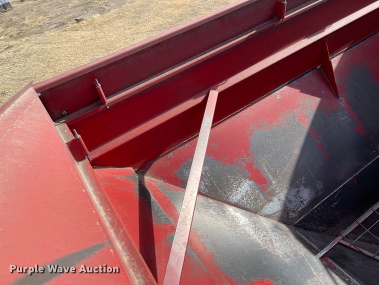 image for item IJ9598 Sunflower 8830  grain cart