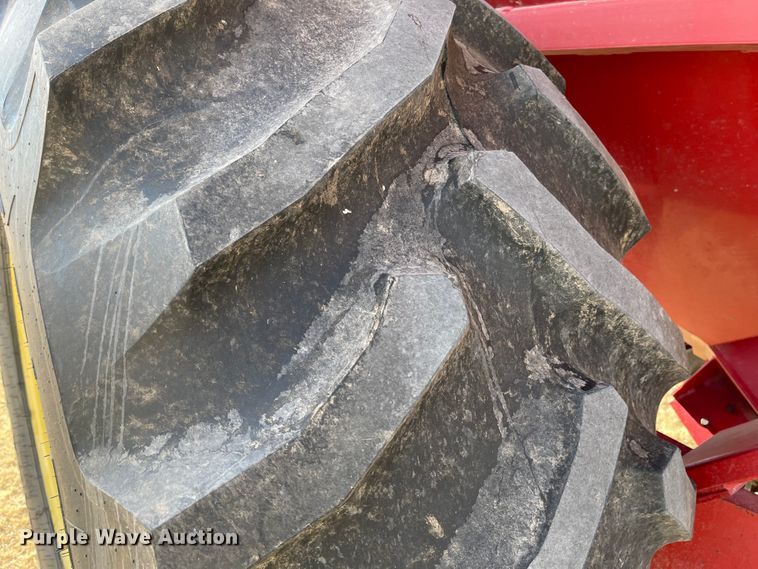 image for item IJ9598 Sunflower 8830  grain cart