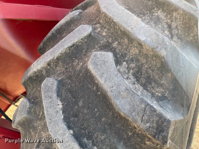 image for item IJ9598 Sunflower 8830  grain cart