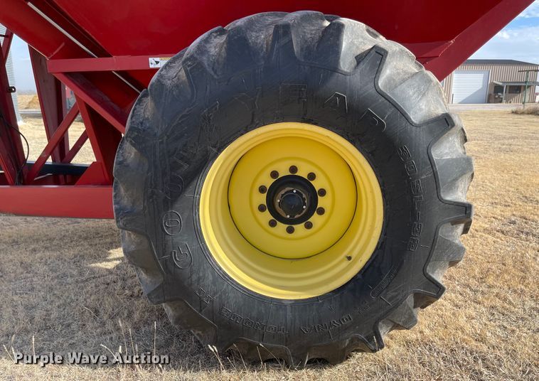 image for item IJ9598 Sunflower 8830  grain cart