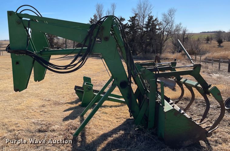 image for item IJ9622 John Deere 265  loader