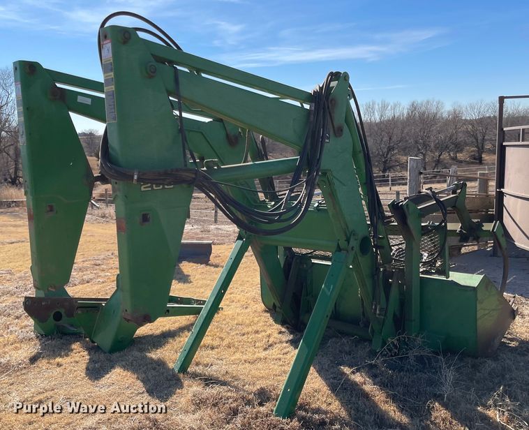 image for item IJ9622 John Deere 265  loader