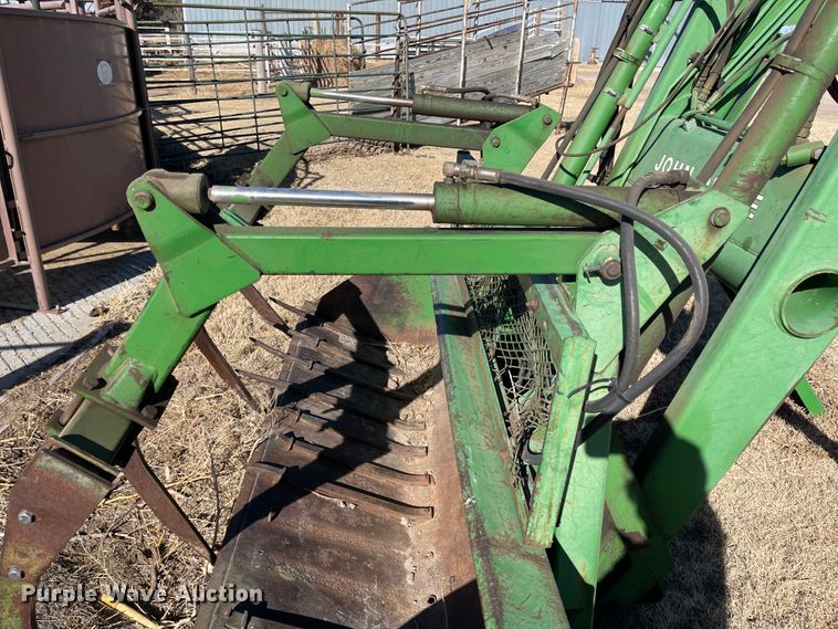 image for item IJ9622 John Deere 265  loader