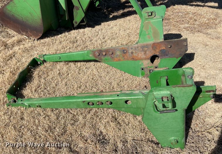image for item IJ9622 John Deere 265  loader