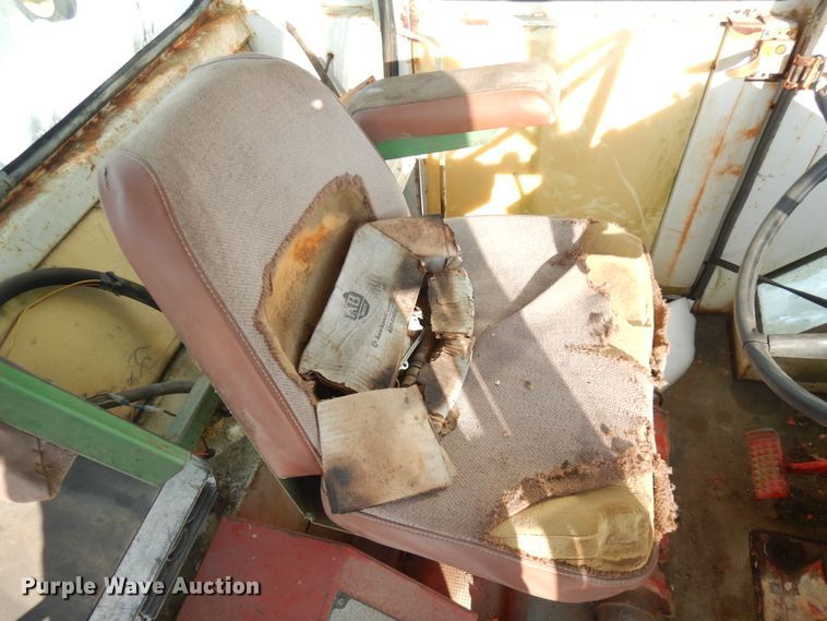 image for item IO9670 1972 Minneapolis Moline A4T-1600  4WD tractor