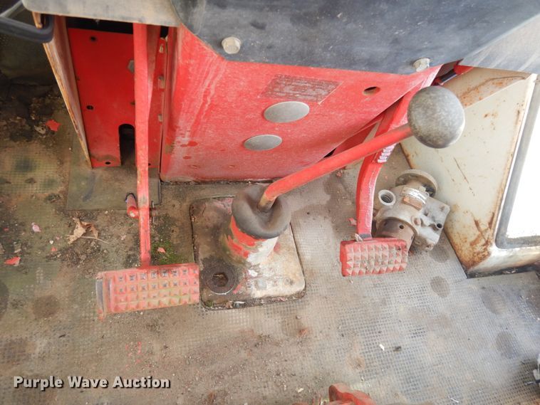 image for item IO9670 1972 Minneapolis Moline A4T-1600  4WD tractor