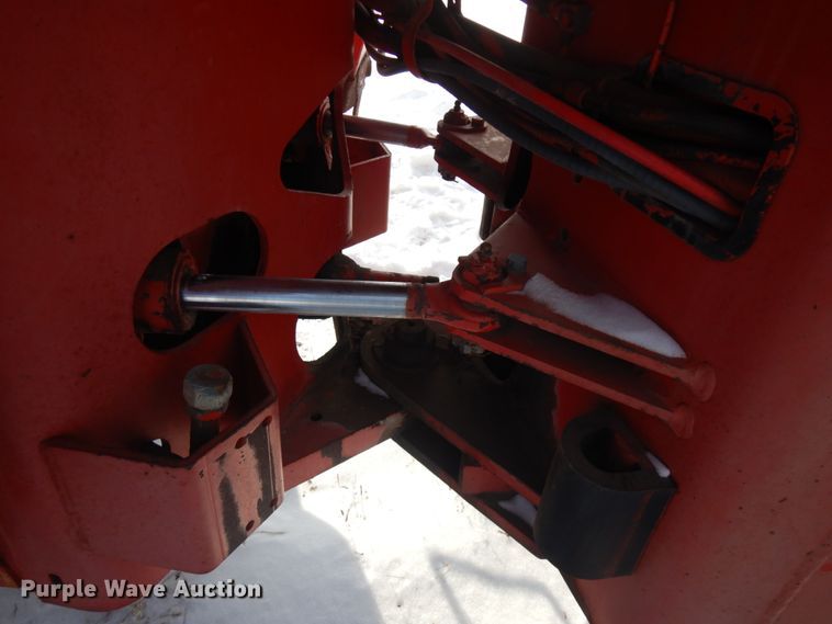 image for item IO9670 1972 Minneapolis Moline A4T-1600  4WD tractor