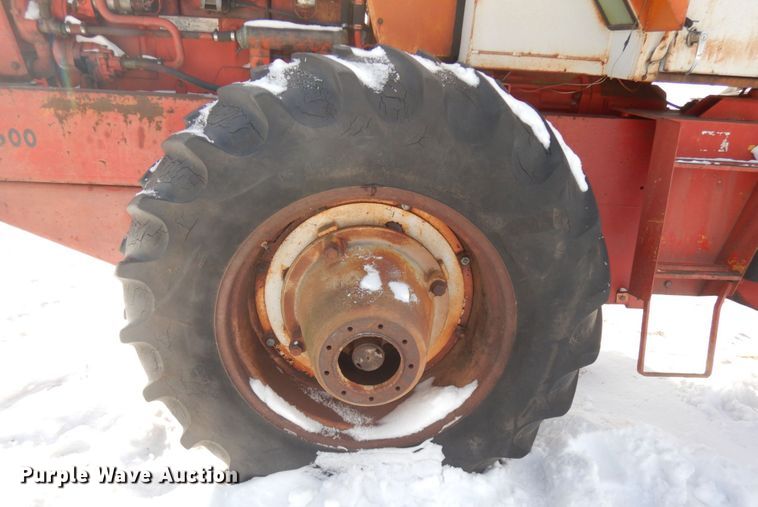 image for item IO9670 1972 Minneapolis Moline A4T-1600  4WD tractor