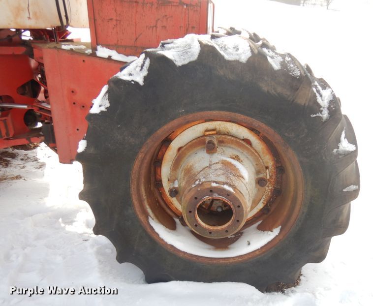 image for item IO9670 1972 Minneapolis Moline A4T-1600  4WD tractor