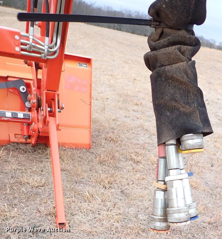 image for item IS9372 Kubota LA1153  loader