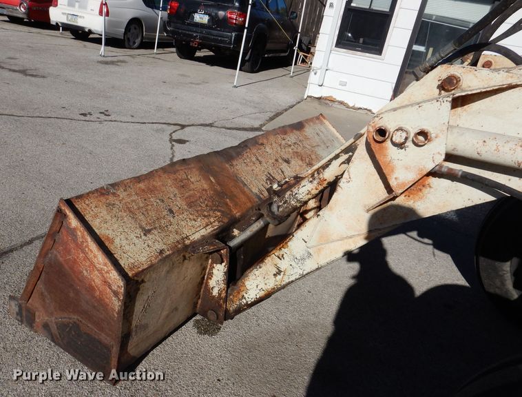 image for item JH9893 International 1466  tractor