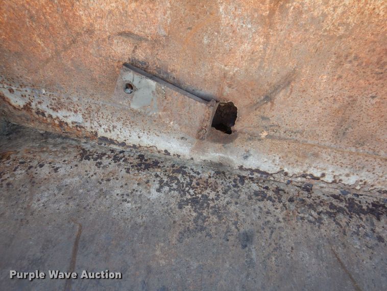 image for item JH9893 International 1466  tractor