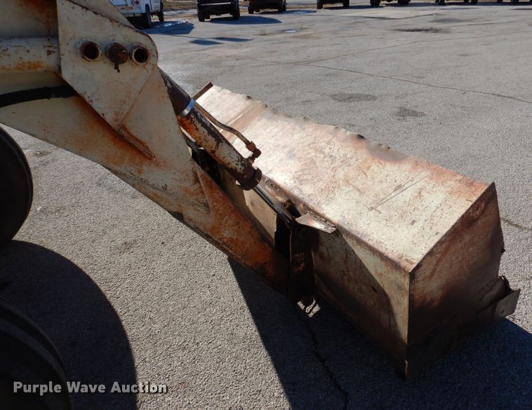 image for item JH9893 International 1466  tractor