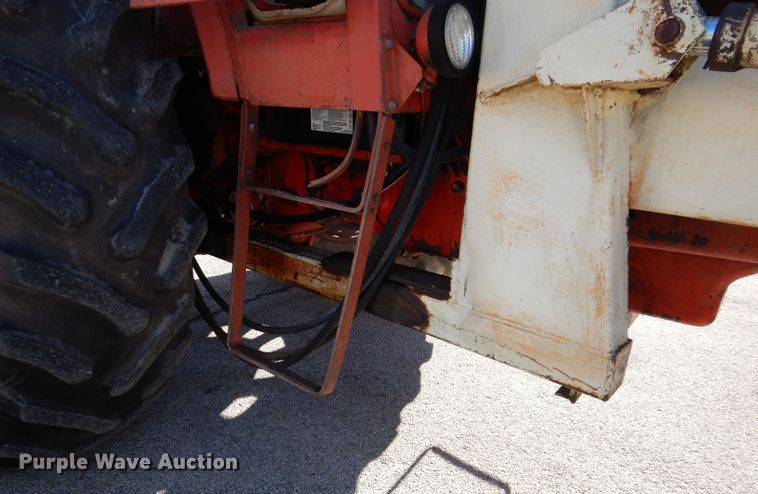 image for item JH9893 International 1466  tractor