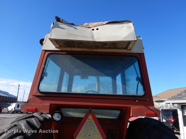 image for item JH9893 International 1466  tractor