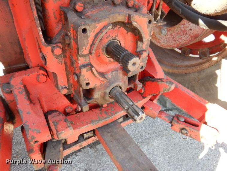 image for item JH9893 International 1466  tractor